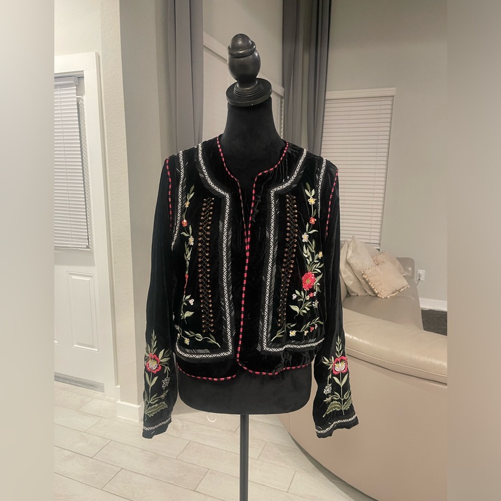 Rare NafNaf Naf Naf Size 40 beaded Embroidered Black velvet Jacket